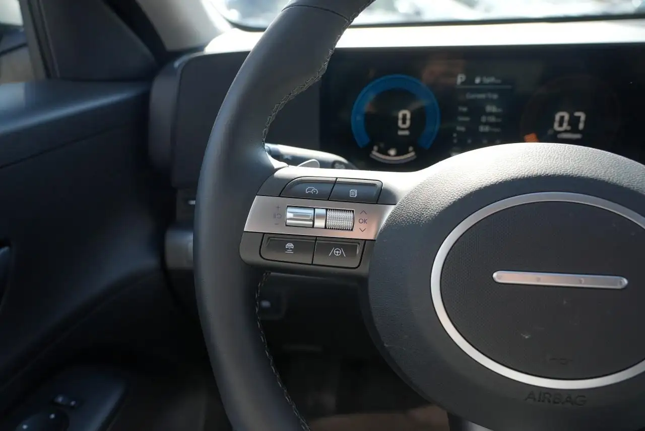 Hyundai KONA снимка Hyundai KONA