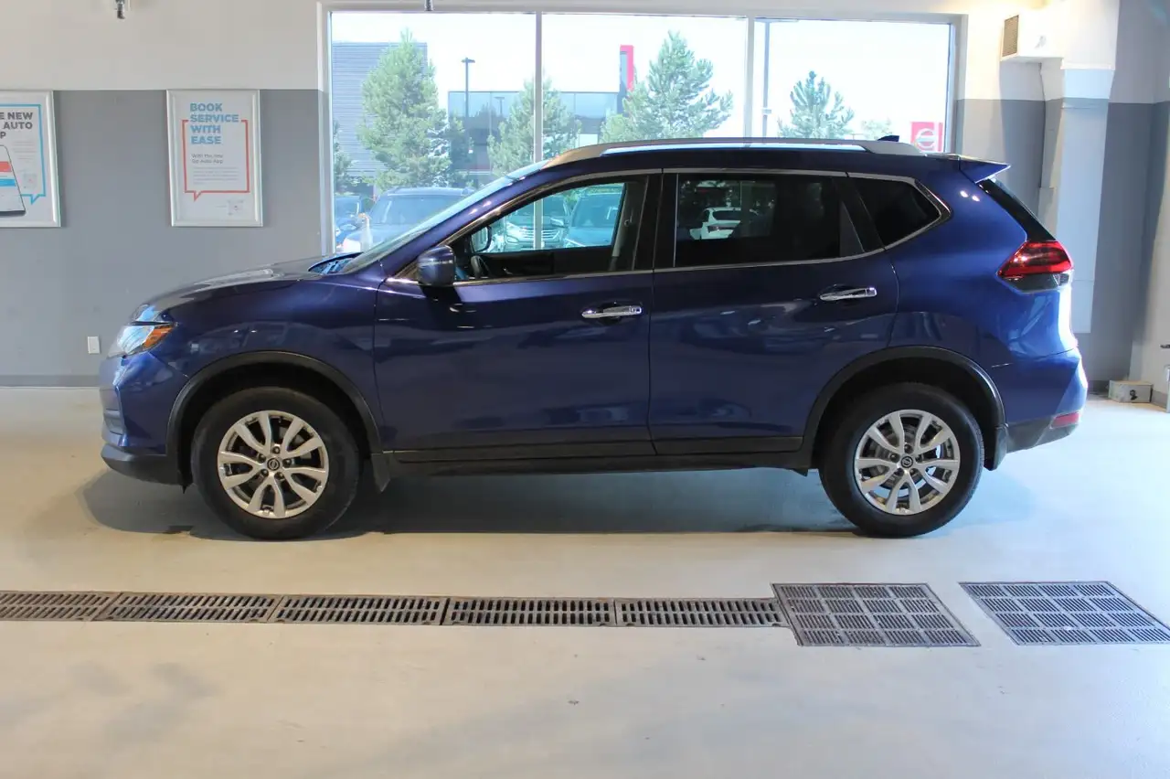 Nissan Rogue fotografie Nissan Rogue