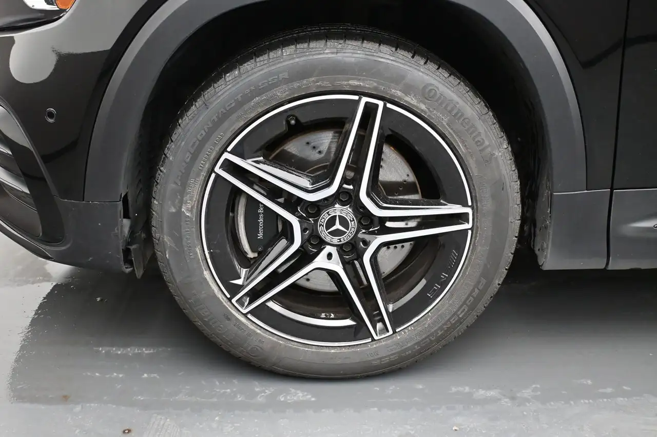 Mercedes-Benz GLB снимка Mercedes-Benz GLB
