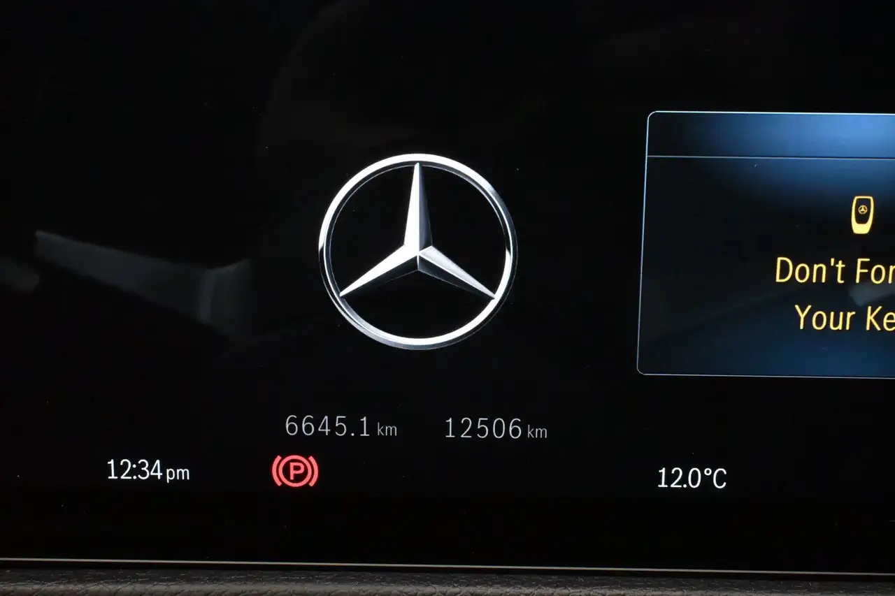 Mercedes-Benz GLB снимка Mercedes-Benz GLB
