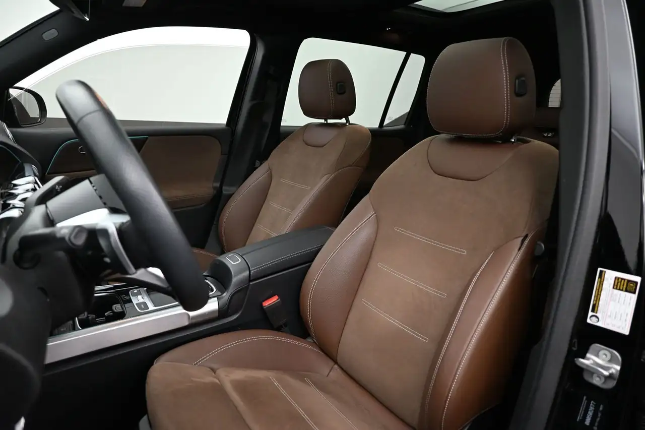 Mercedes-Benz GLB снимка Mercedes-Benz GLB