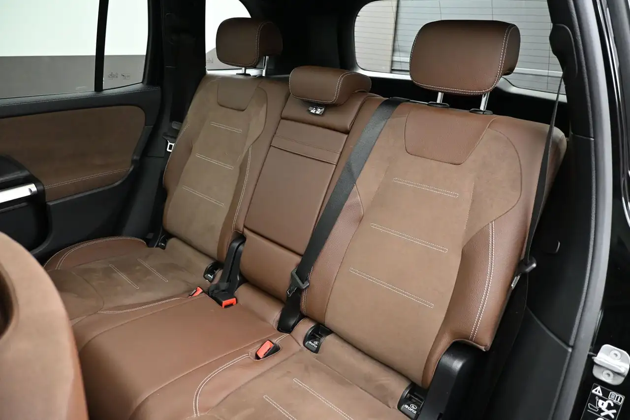 Mercedes-Benz GLB снимка Mercedes-Benz GLB