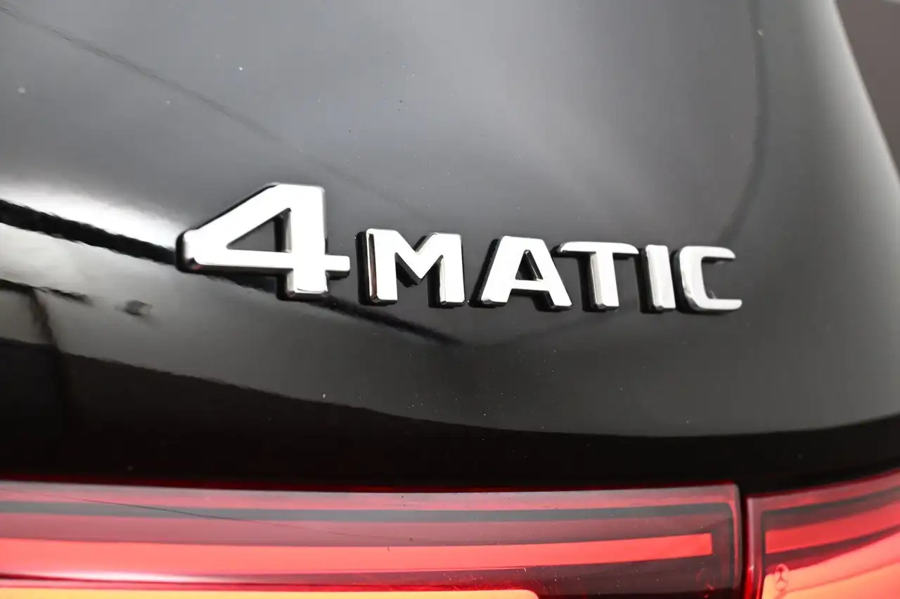 Mercedes-Benz GLB снимка Mercedes-Benz GLB