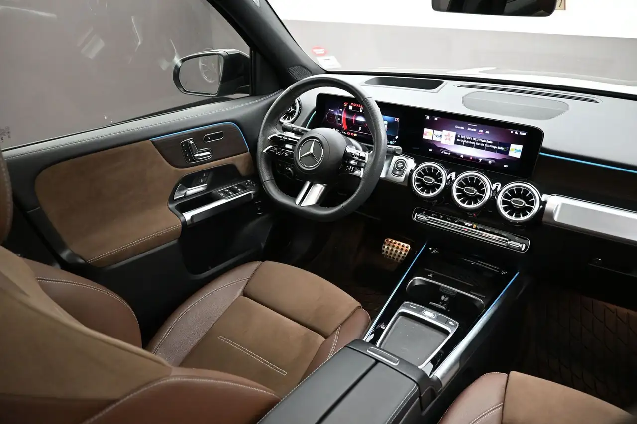 Mercedes-Benz GLB снимка Mercedes-Benz GLB