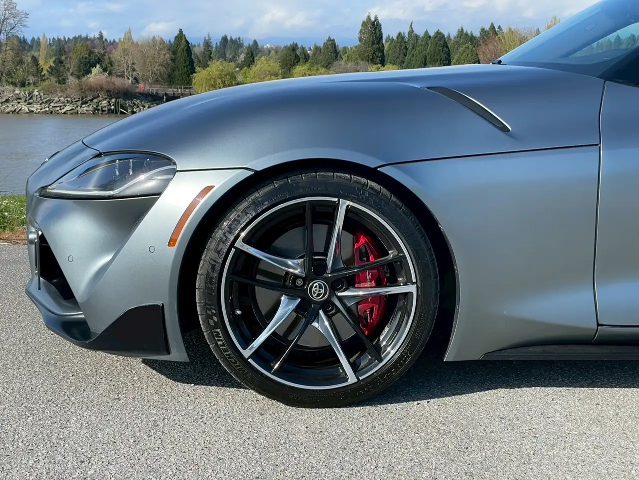 Toyota GR Supra снимка Toyota GR Supra