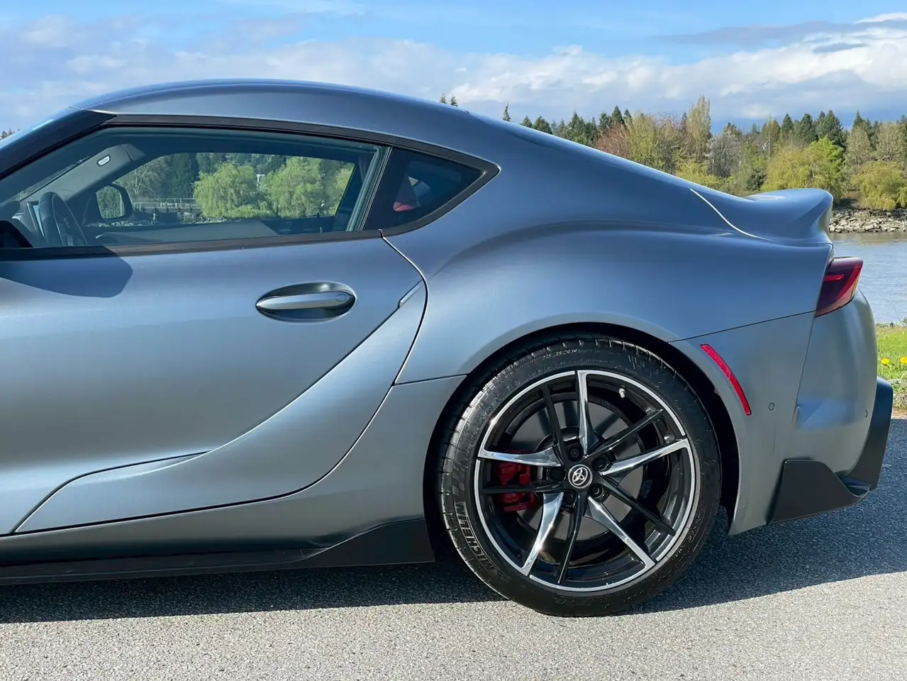 Toyota GR Supra снимка Toyota GR Supra