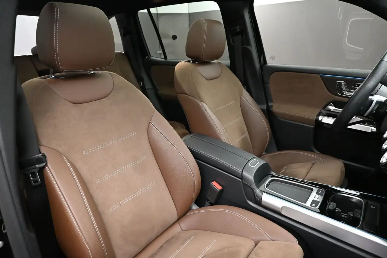 Mercedes-Benz GLB снимка Mercedes-Benz GLB