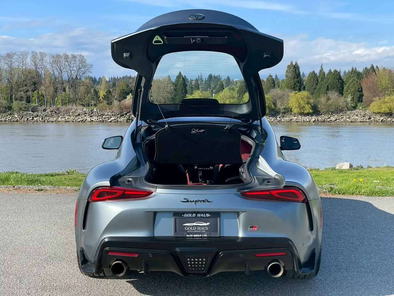 Toyota GR Supra снимка Toyota GR Supra