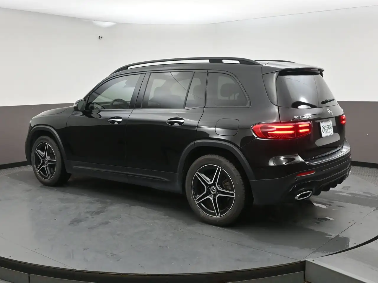 Mercedes-Benz GLB снимка Mercedes-Benz GLB