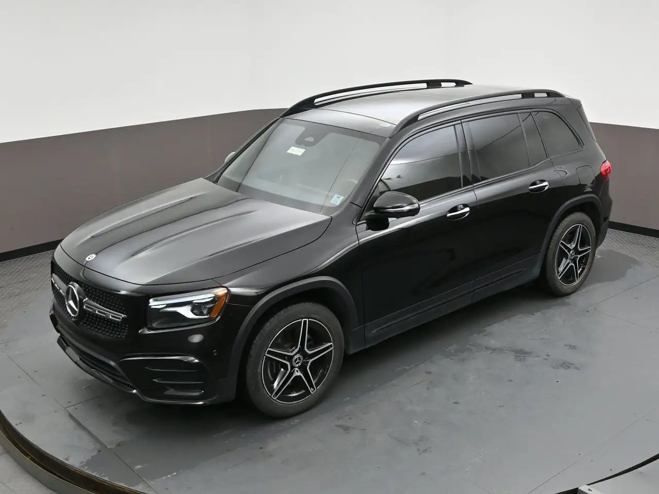 Mercedes-Benz GLB снимка Mercedes-Benz GLB