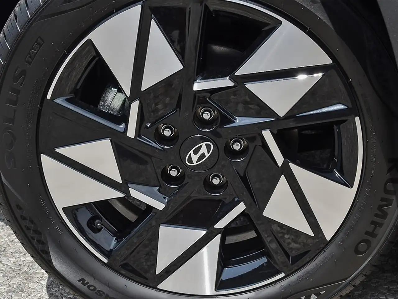 Hyundai KONA снимка Hyundai KONA