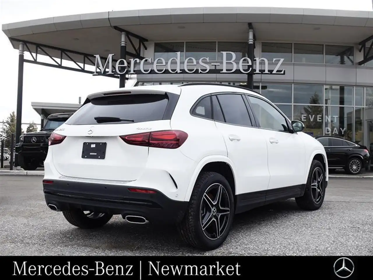 Mercedes-Benz GLA снимка Mercedes-Benz GLA