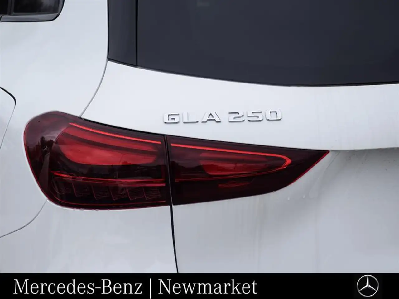 Mercedes-Benz GLA снимка Mercedes-Benz GLA