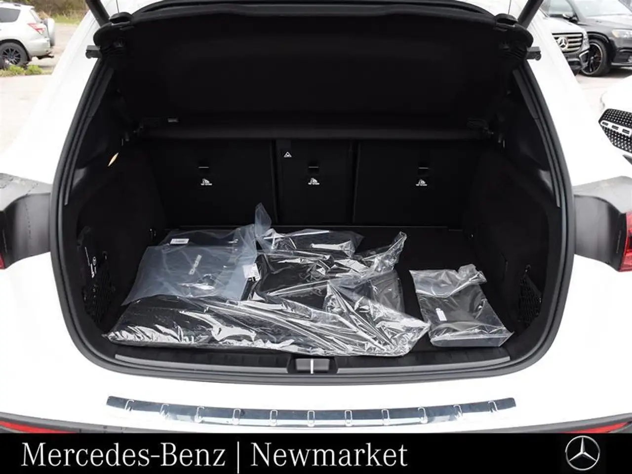 Mercedes-Benz GLA снимка Mercedes-Benz GLA