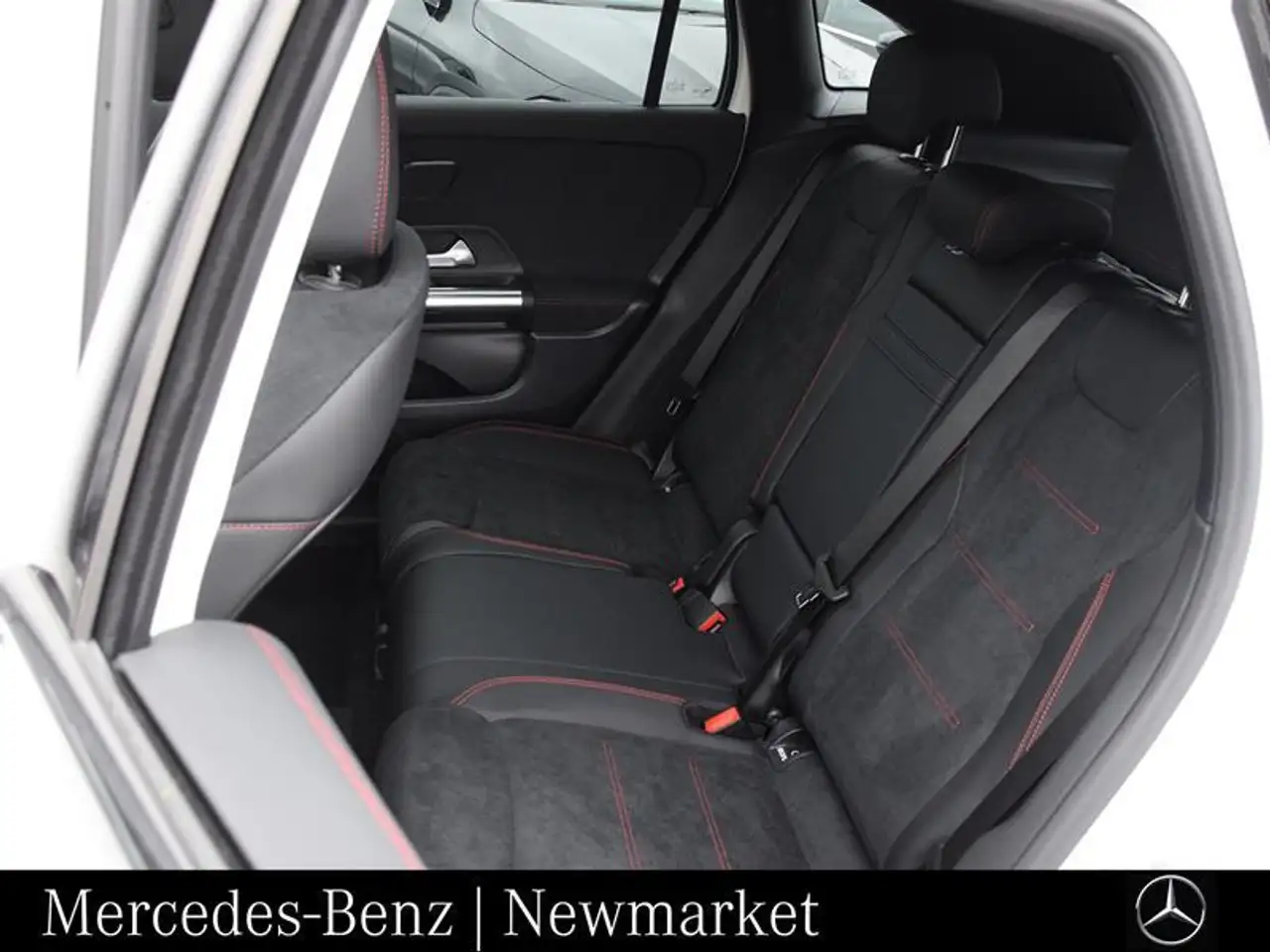 Mercedes-Benz GLA снимка Mercedes-Benz GLA