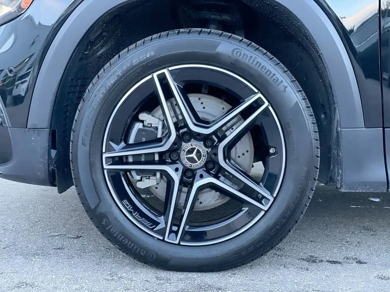 Mercedes-Benz GLB снимка Mercedes-Benz GLB