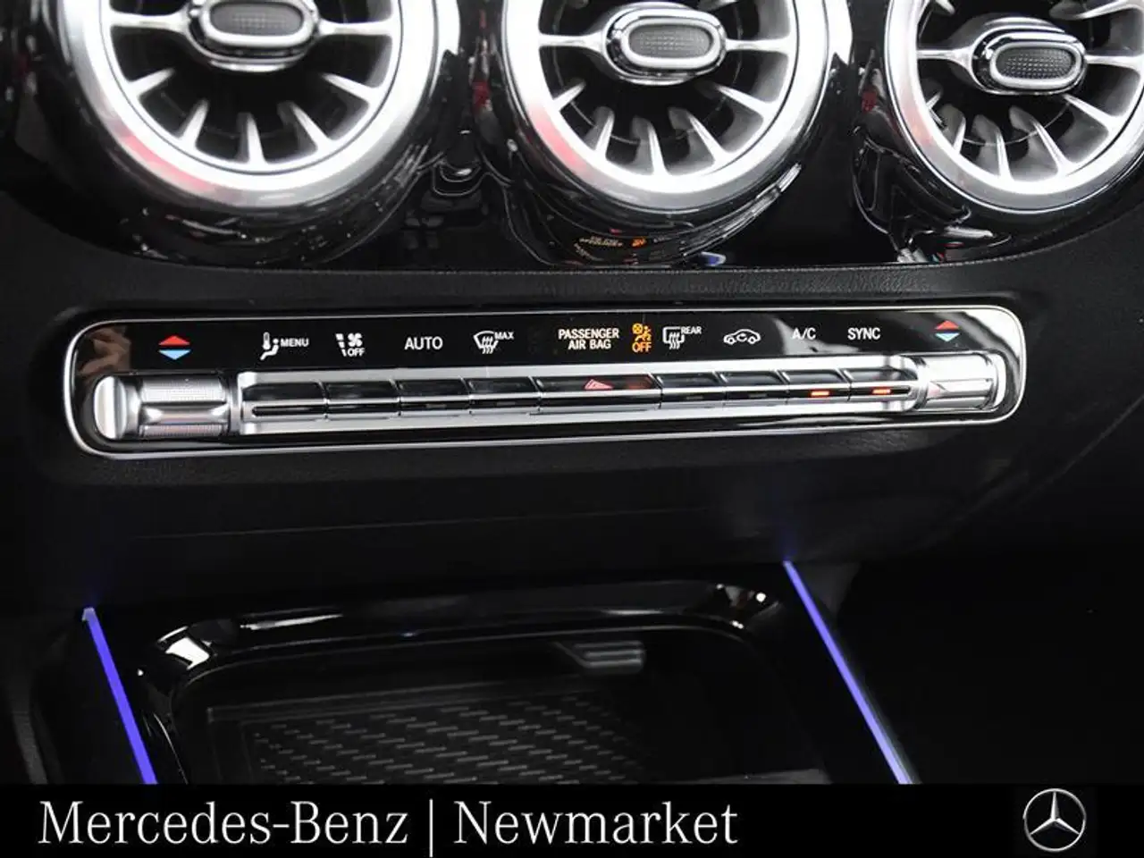 Mercedes-Benz GLA снимка Mercedes-Benz GLA