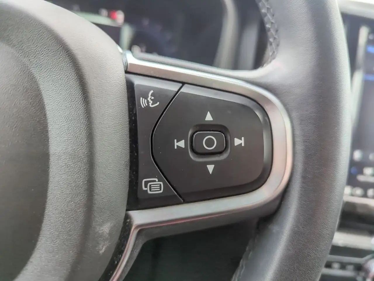 Volvo XC60 снимка Volvo XC60