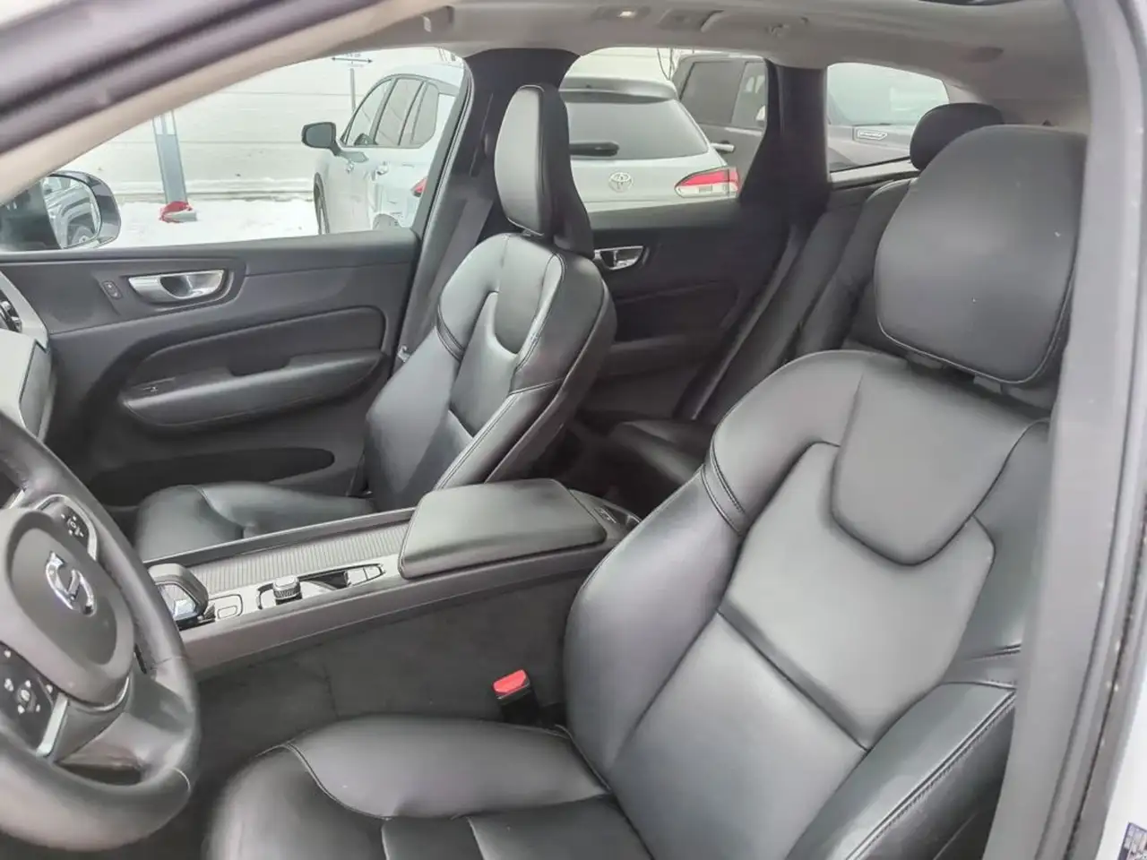 Volvo XC60 снимка Volvo XC60