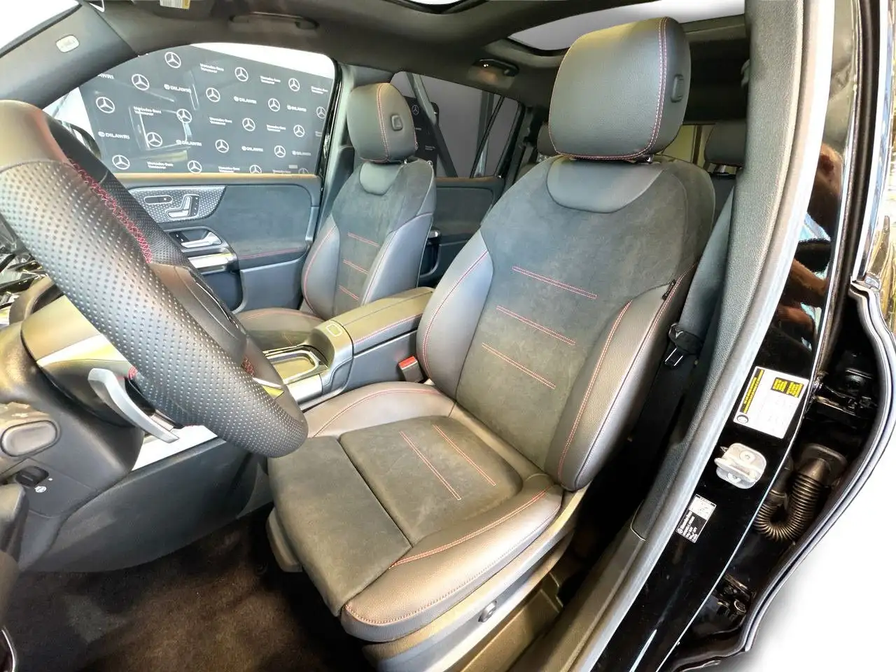 Mercedes-Benz GLB fotografie Mercedes-Benz GLB