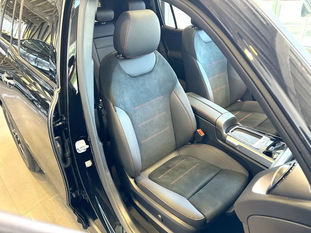 Mercedes-Benz GLB fotografie Mercedes-Benz GLB