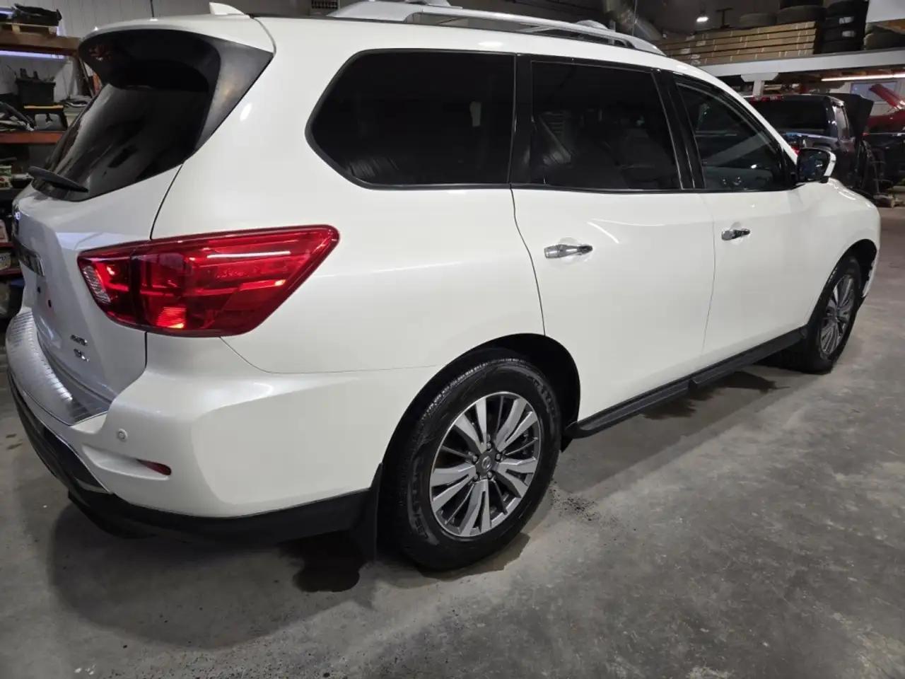 Nissan Pathfinder photo Nissan Pathfinder