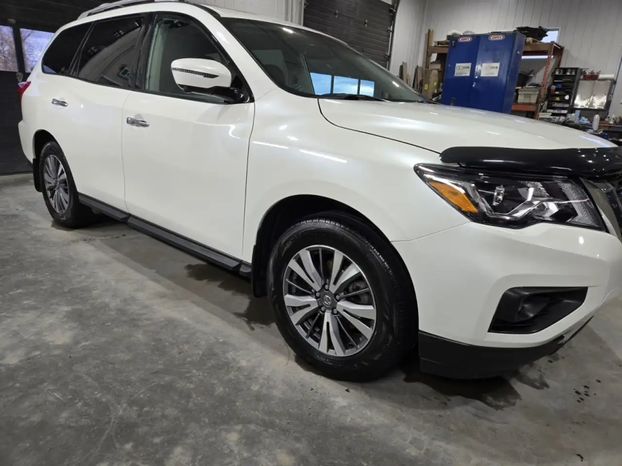 Nissan Pathfinder photo Nissan Pathfinder