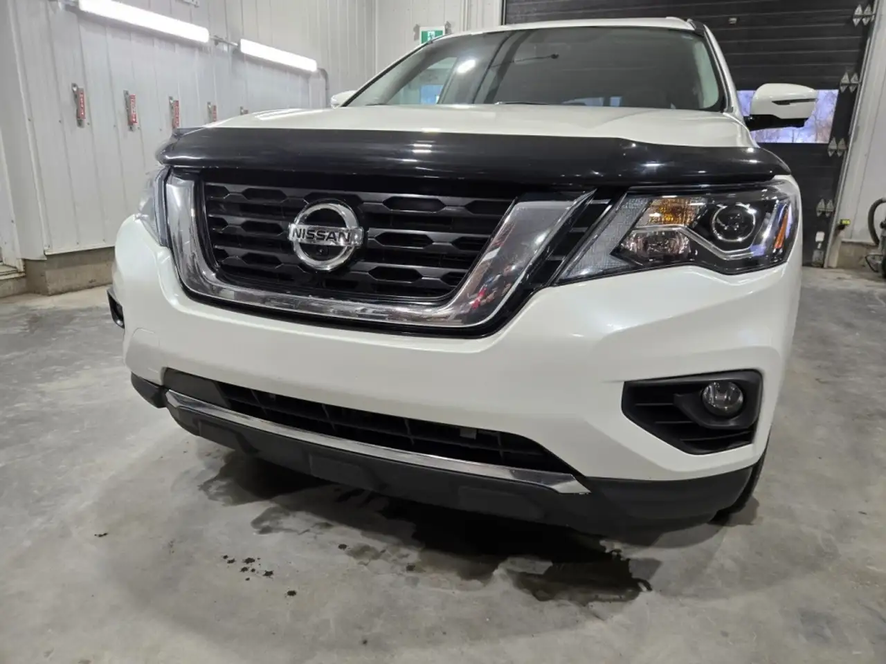 Nissan Pathfinder photo Nissan Pathfinder