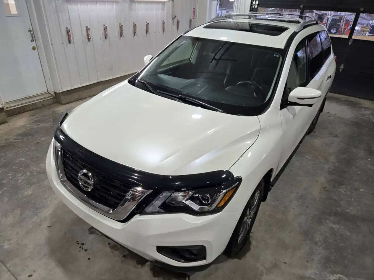 Nissan Pathfinder photo Nissan Pathfinder