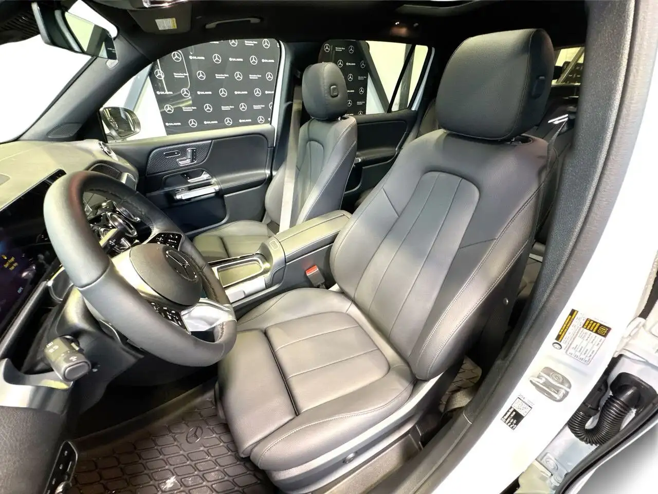 Mercedes-Benz GLB снимка Mercedes-Benz GLB