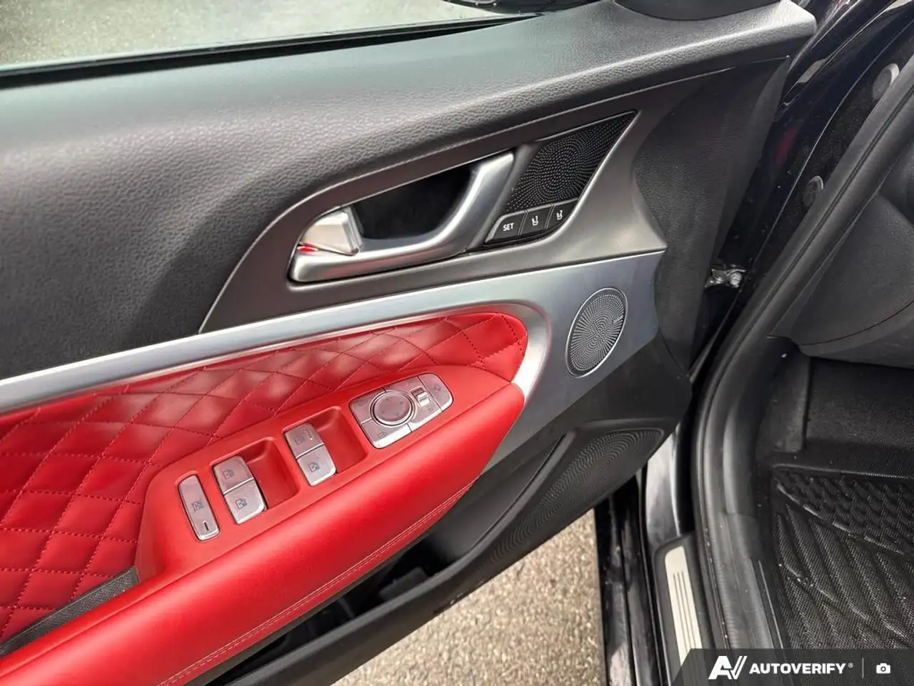 Genesis G70 снимка Genesis G70