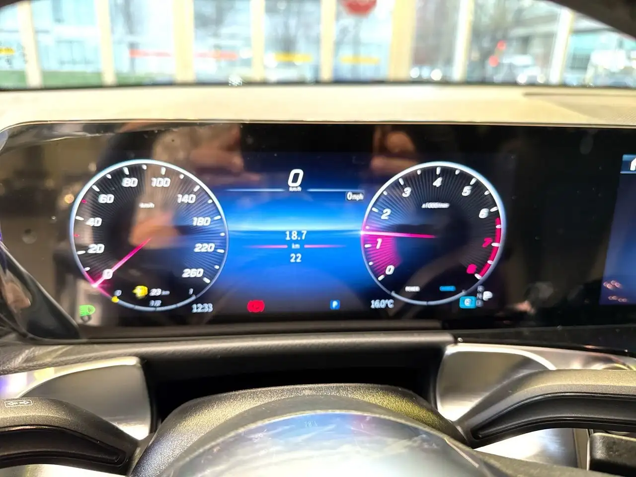 Mercedes-Benz GLB снимка Mercedes-Benz GLB