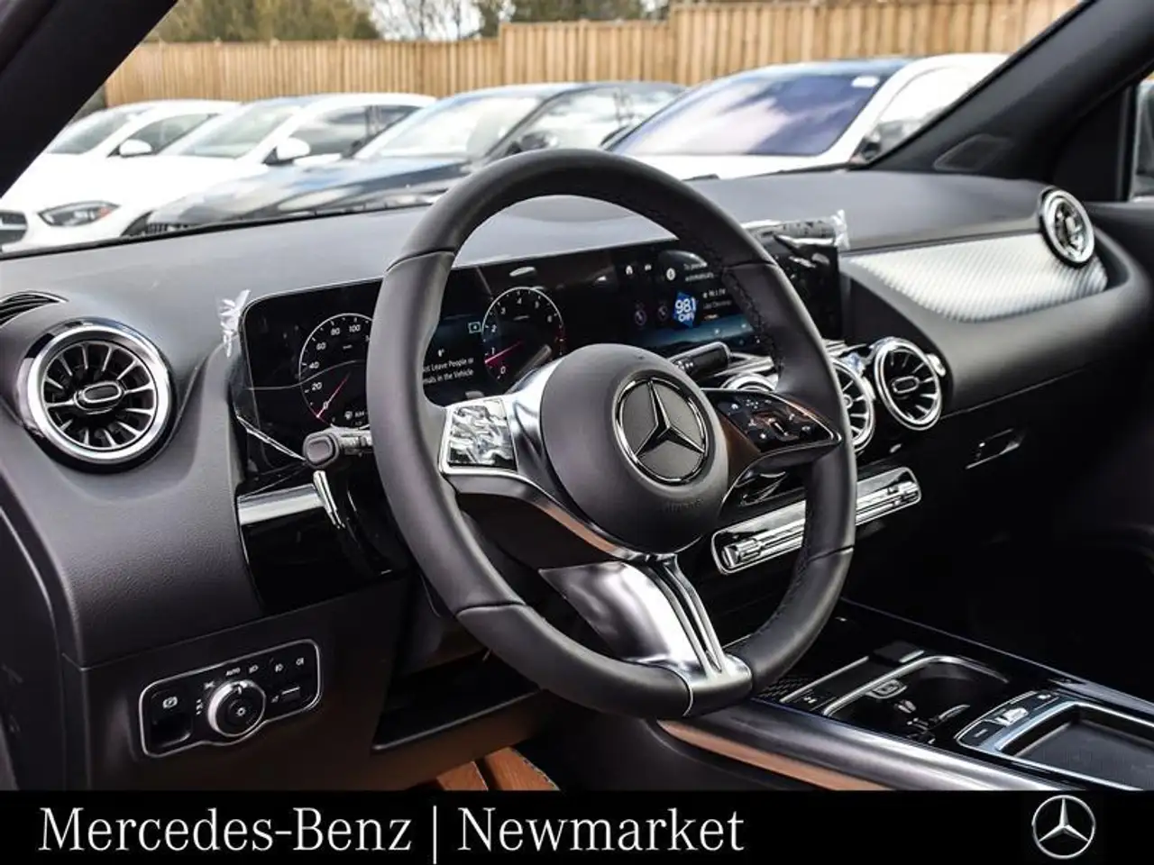 Mercedes-Benz GLA снимка Mercedes-Benz GLA