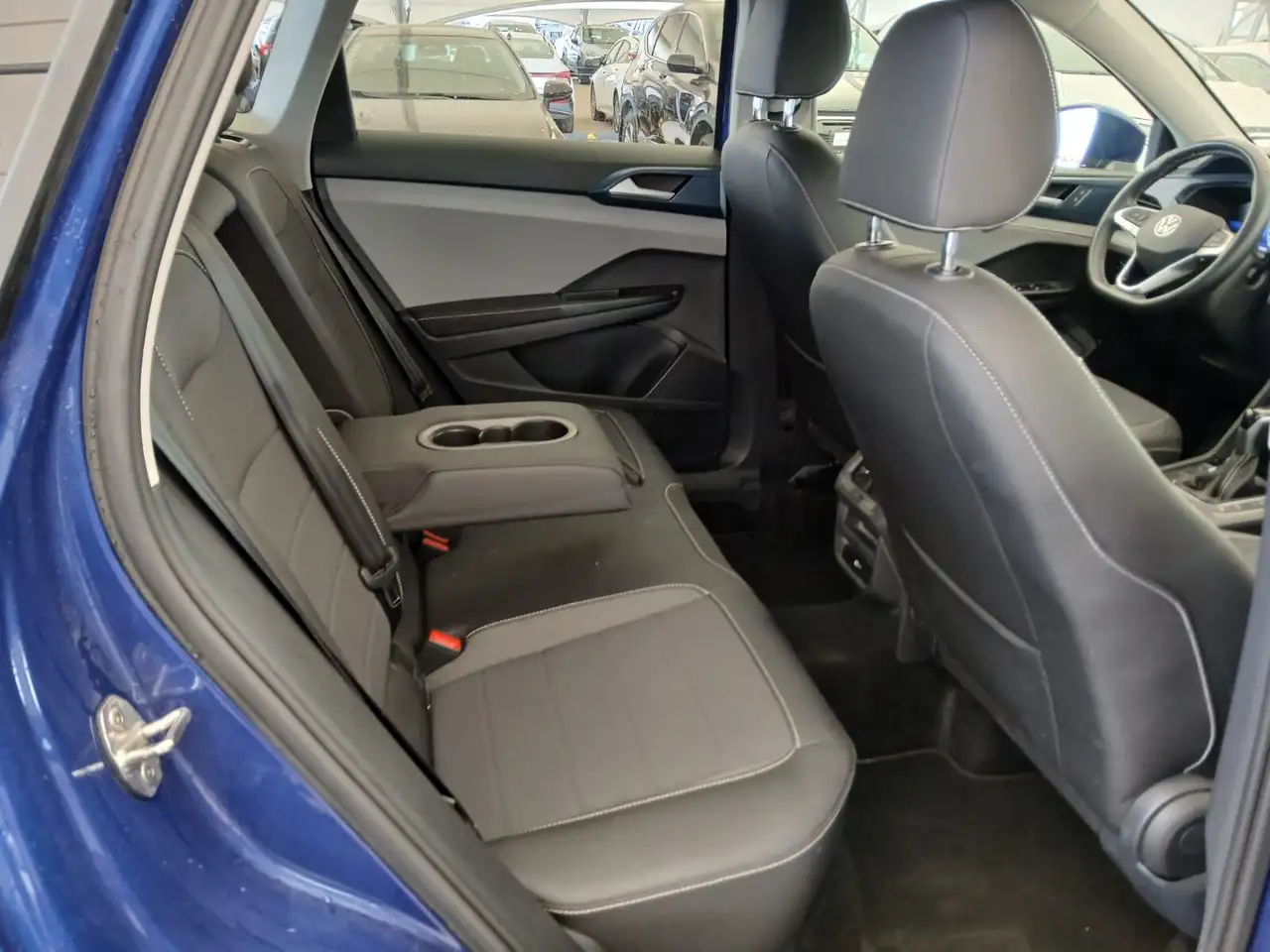 Volkswagen Taos photo Volkswagen Taos
