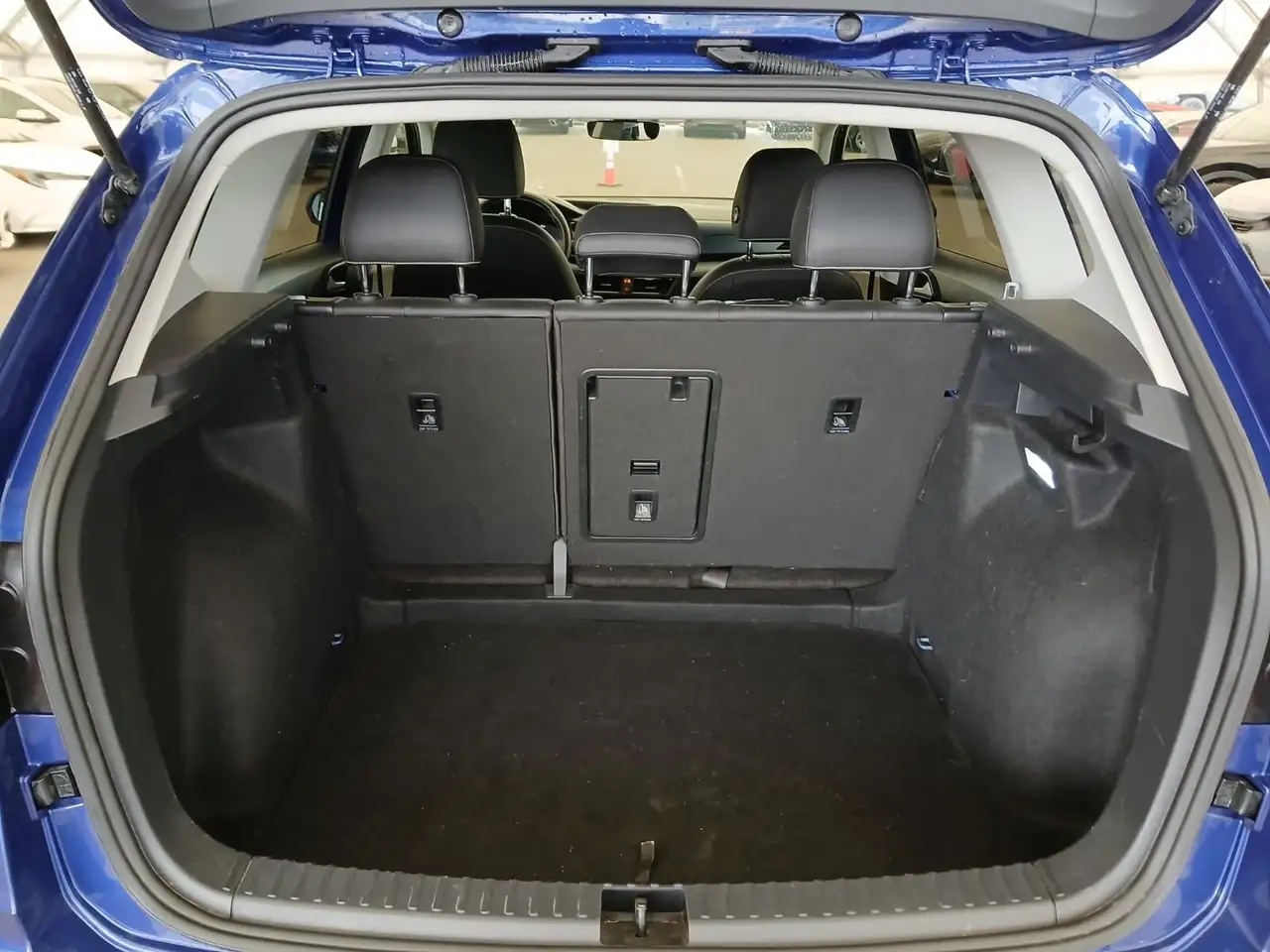 Volkswagen Taos photo Volkswagen Taos