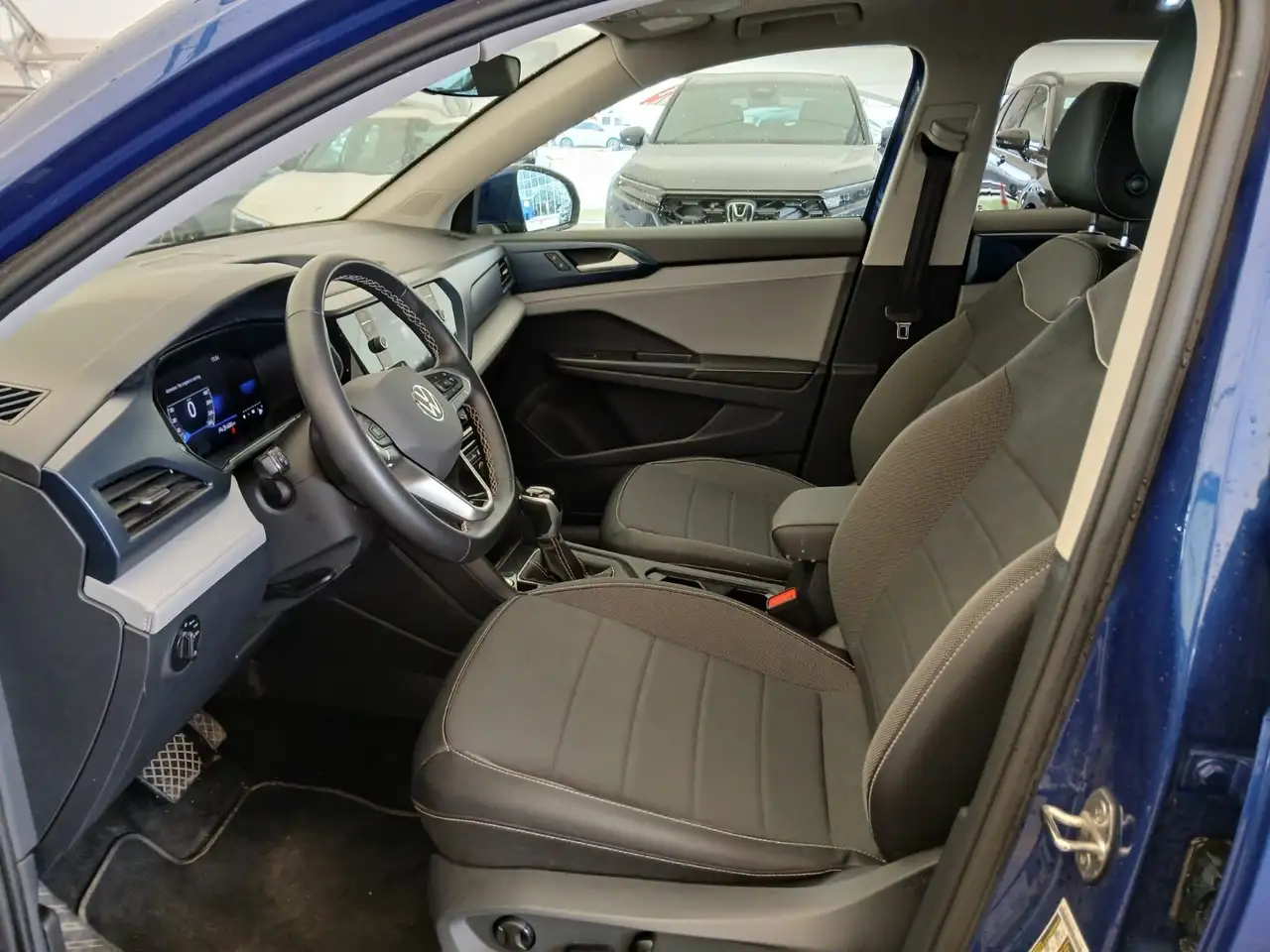 Volkswagen Taos photo Volkswagen Taos