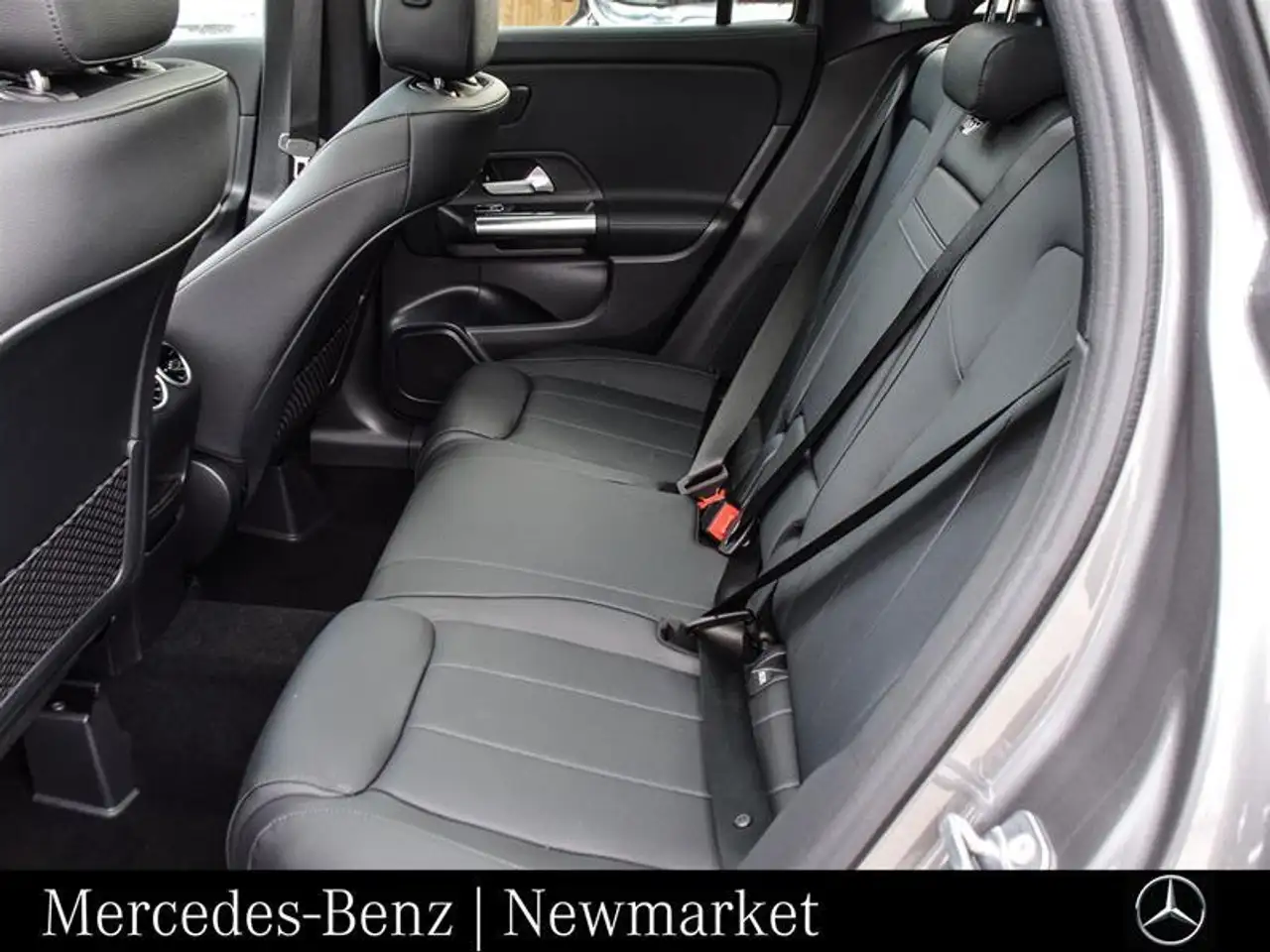 Mercedes-Benz GLA снимка Mercedes-Benz GLA