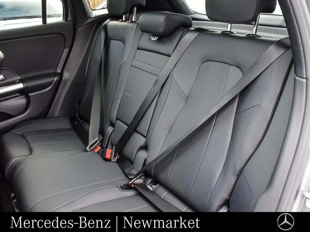 Mercedes-Benz GLA снимка Mercedes-Benz GLA