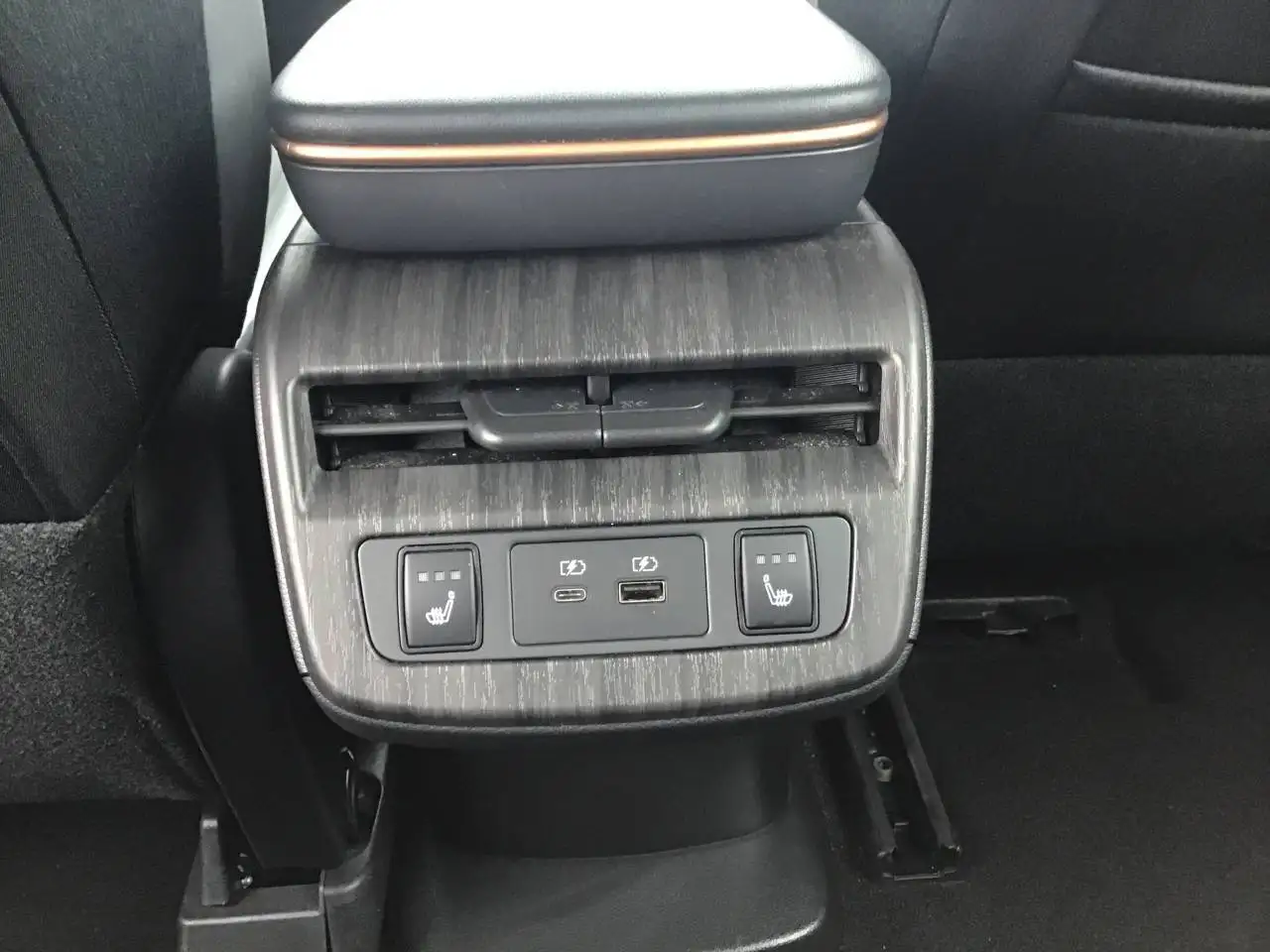 Nissan Ariya снимка Nissan Ariya