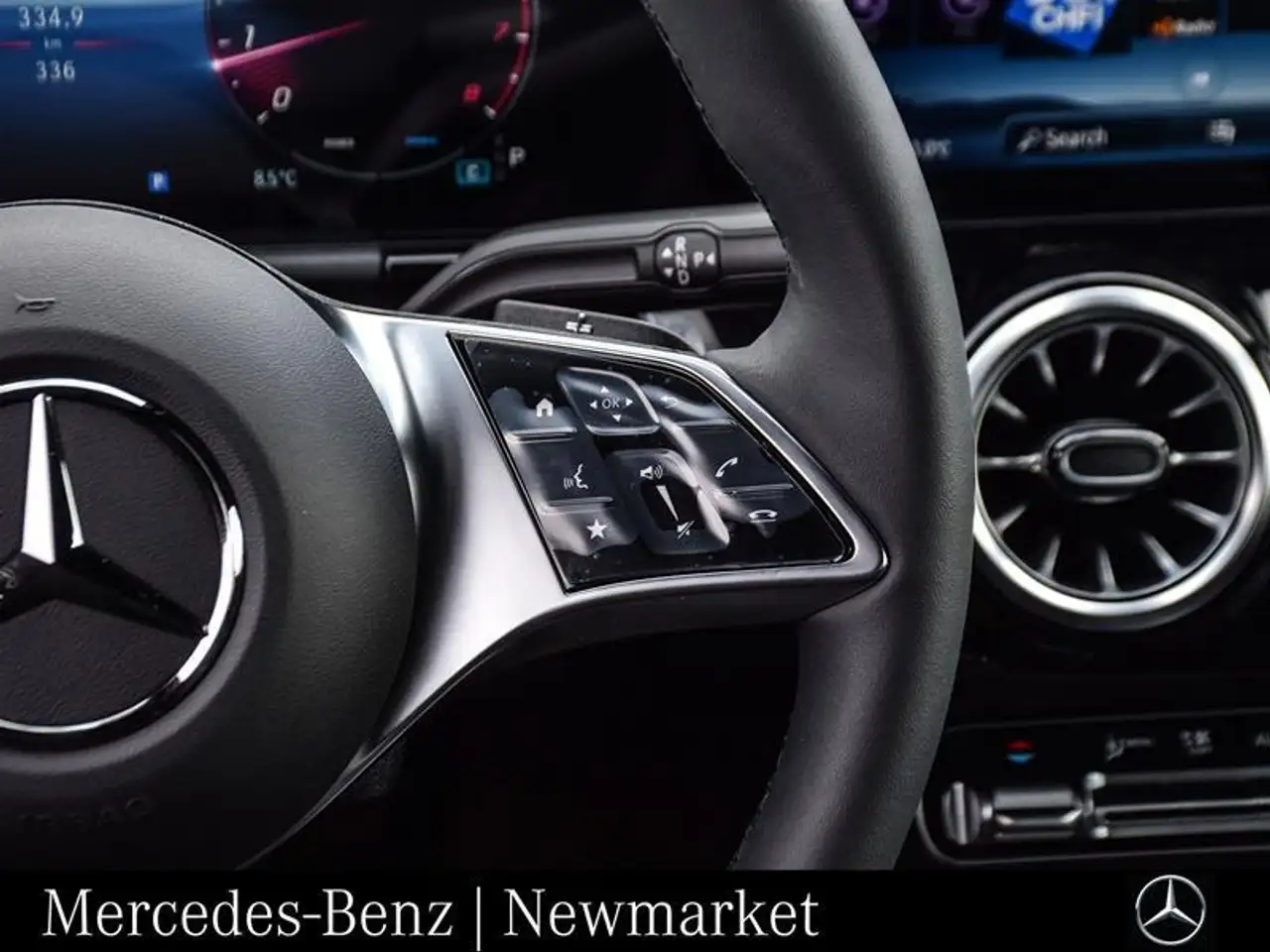 Mercedes-Benz GLA снимка Mercedes-Benz GLA