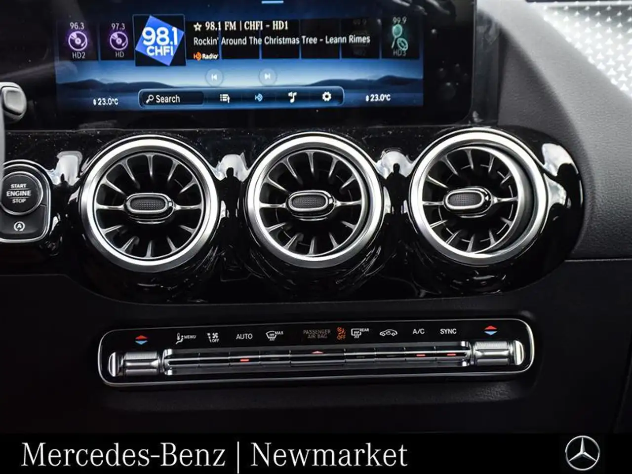 Mercedes-Benz GLA снимка Mercedes-Benz GLA