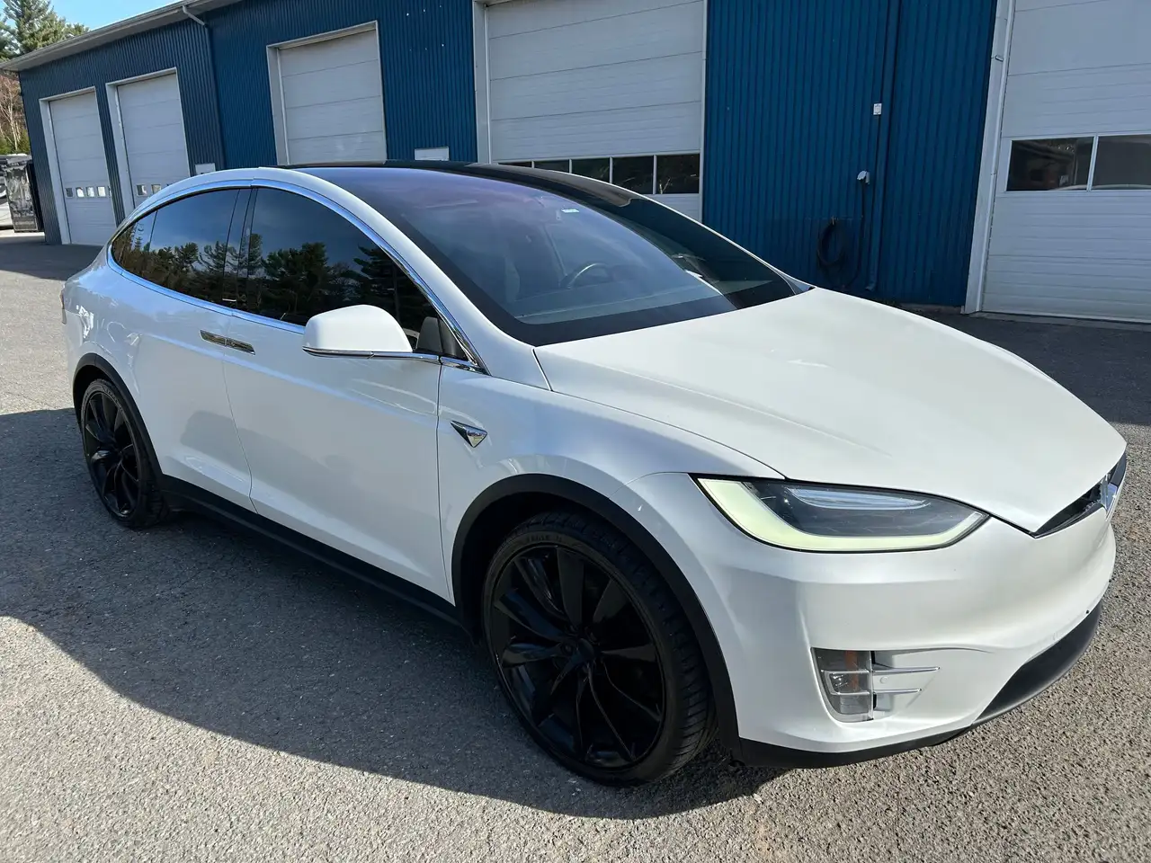 Tesla Model X fotografie Tesla Model X