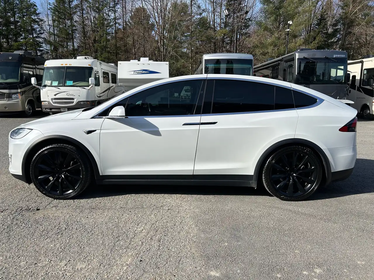 Tesla Model X fotografie Tesla Model X