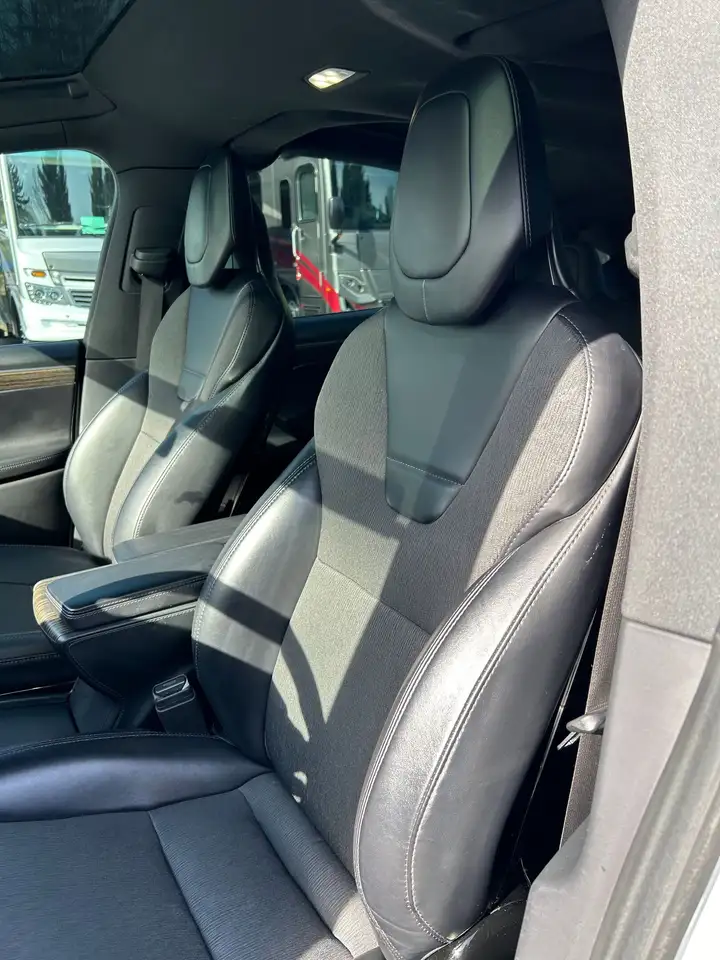 Tesla Model X fotografie Tesla Model X
