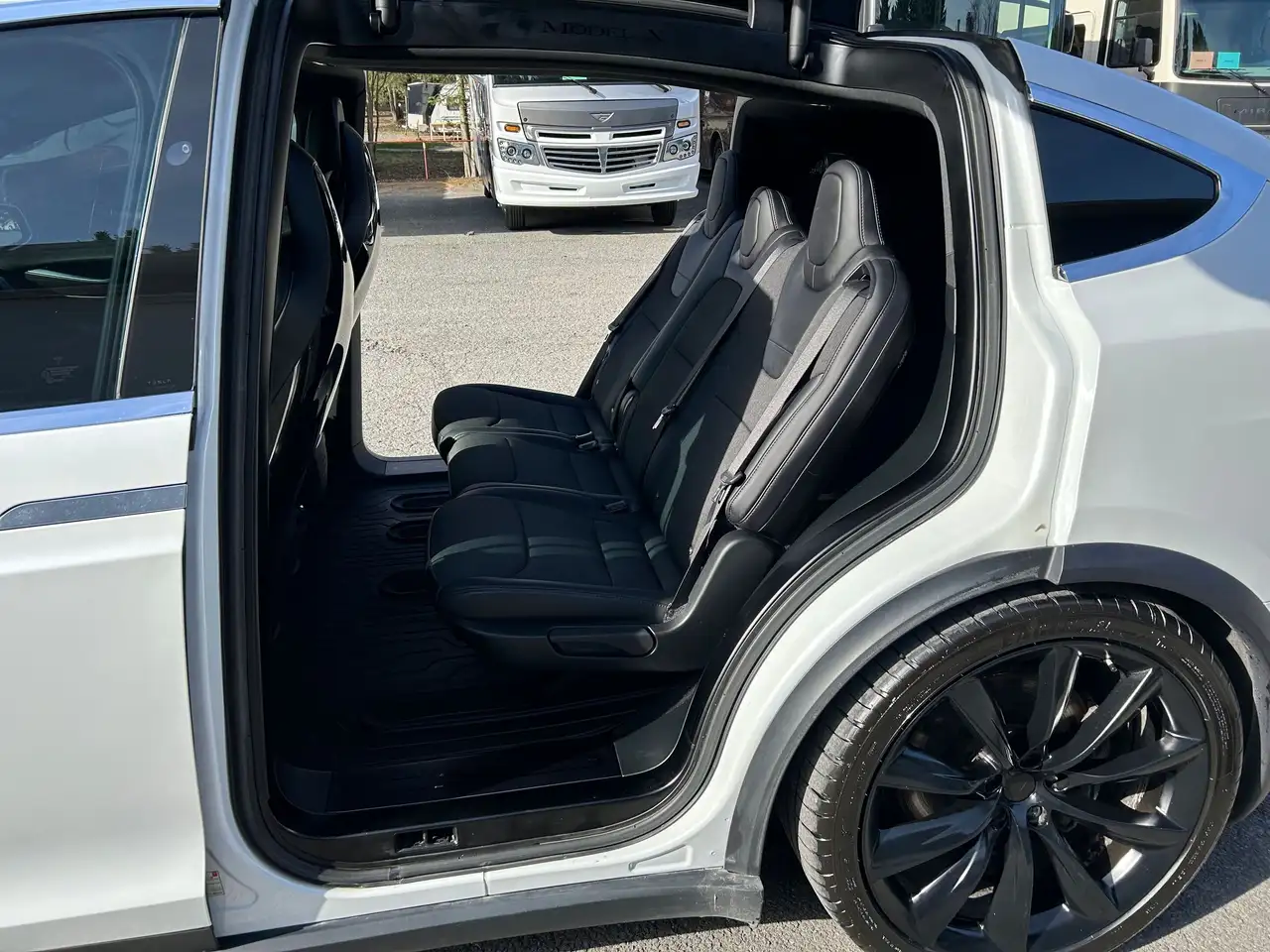 Tesla Model X fotografie Tesla Model X