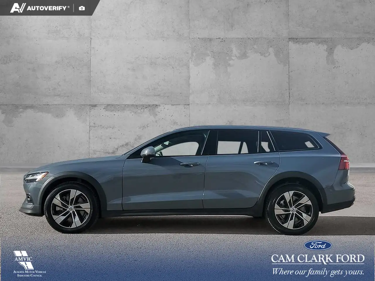 Volvo V60 Cross Country photo Volvo V60 Cross Country
