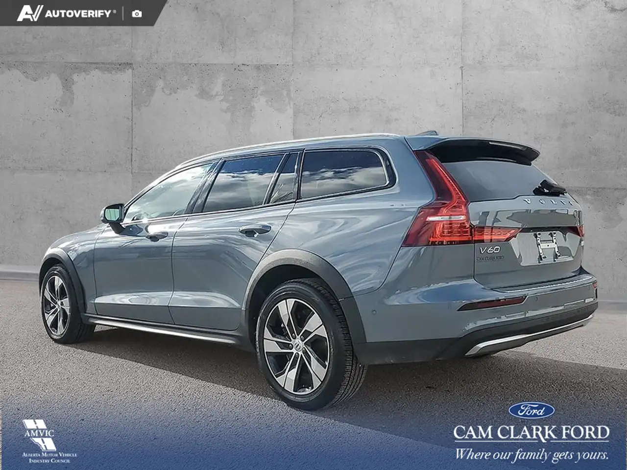 Volvo V60 Cross Country photo Volvo V60 Cross Country