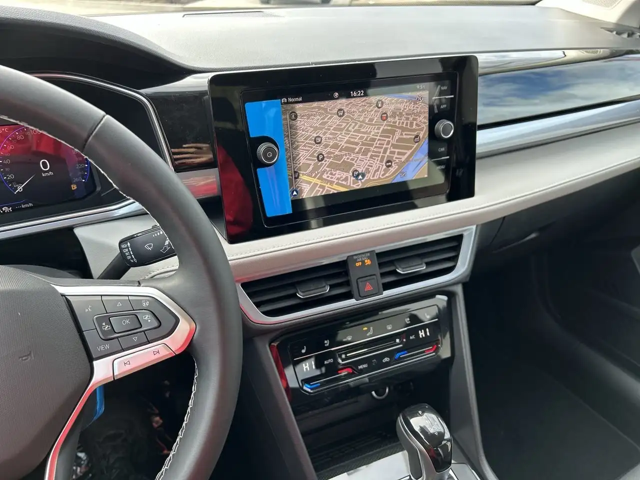 Volkswagen Taos снимка Volkswagen Taos