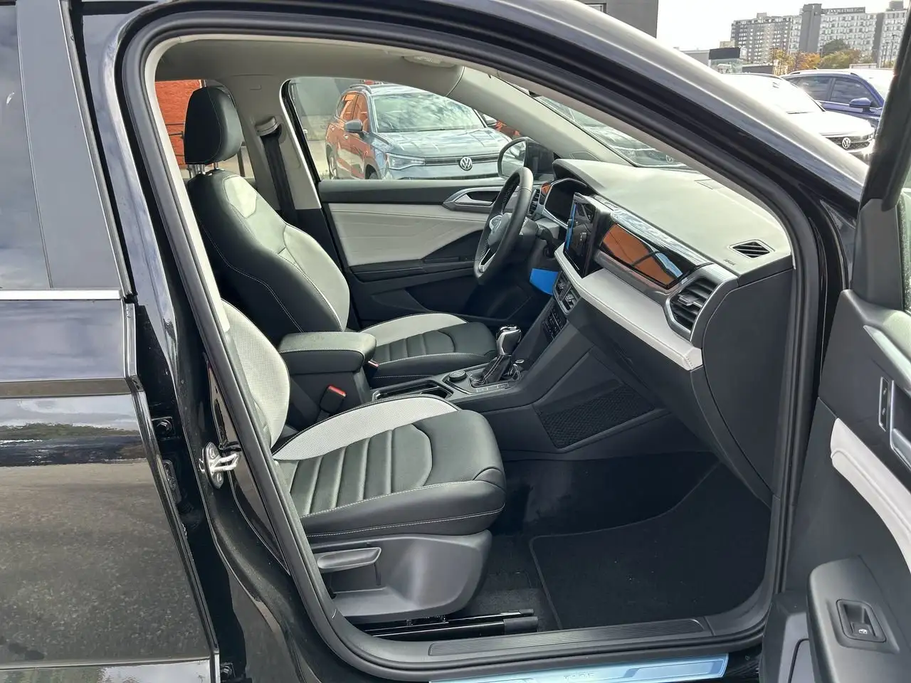 Volkswagen Taos снимка Volkswagen Taos