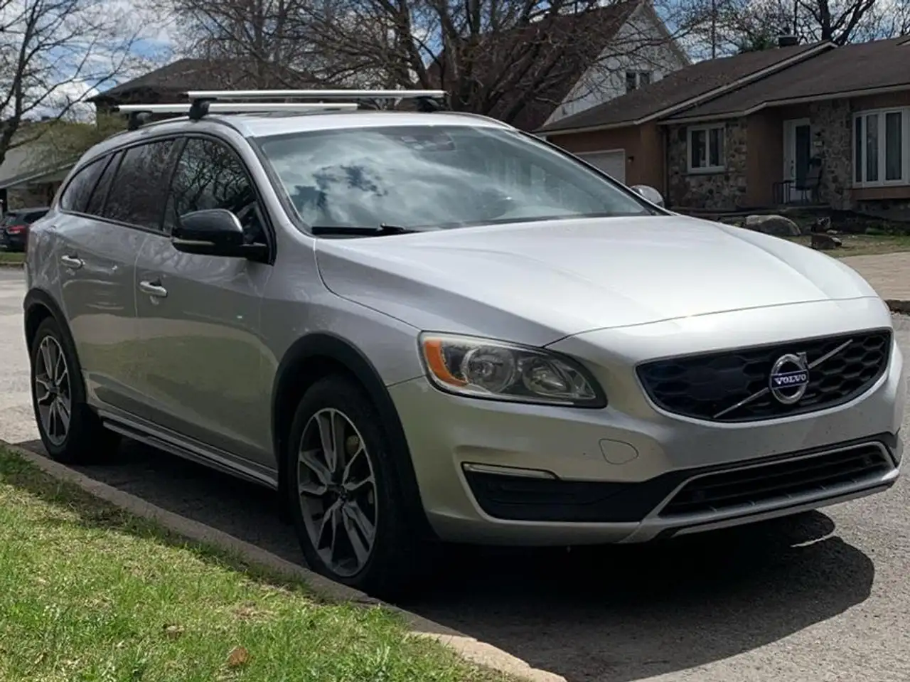 Volvo V60 Cross Country снимка Volvo V60 Cross Country